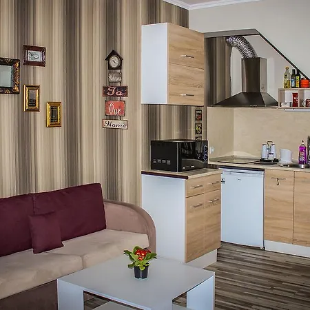 Art Gallery Vacation Apartment Sofia